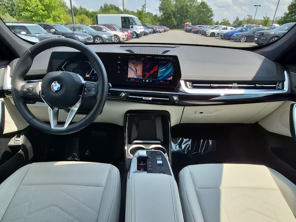 Thumbnail: 2026 BMW X1 - 10
