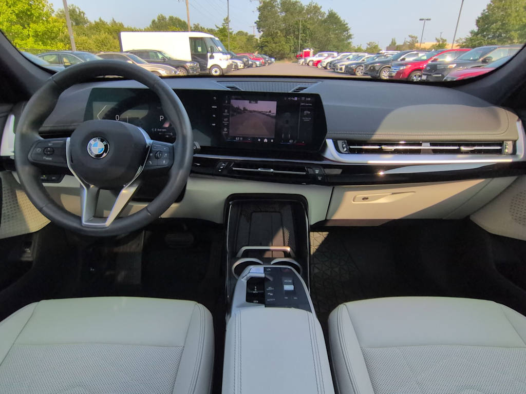 Thumbnail: 2026 BMW X1 - 10