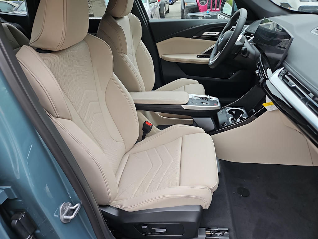 Thumbnail: 2025 BMW X1 - 12