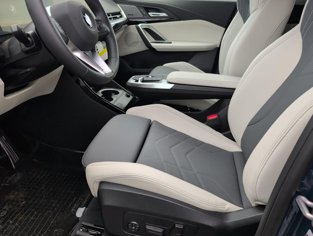 Thumbnail: 2026 BMW X1 - 10