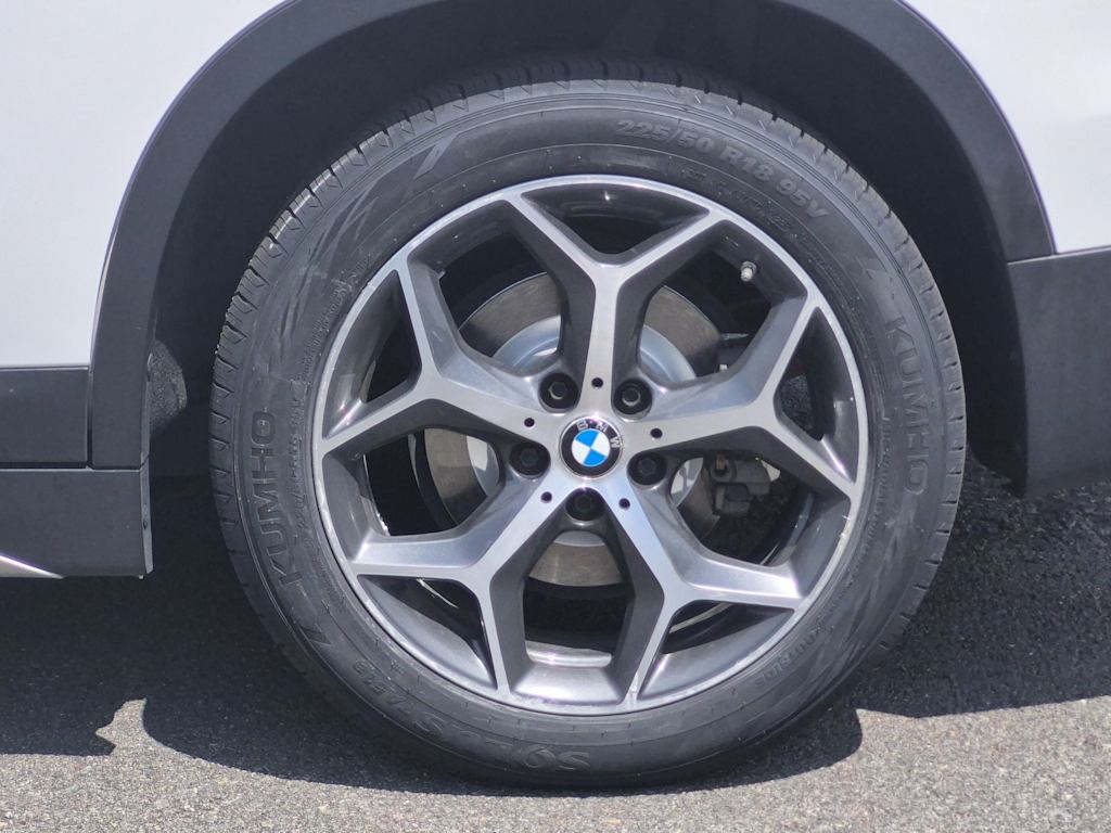 Thumbnail: 2018 BMW X1 - 8