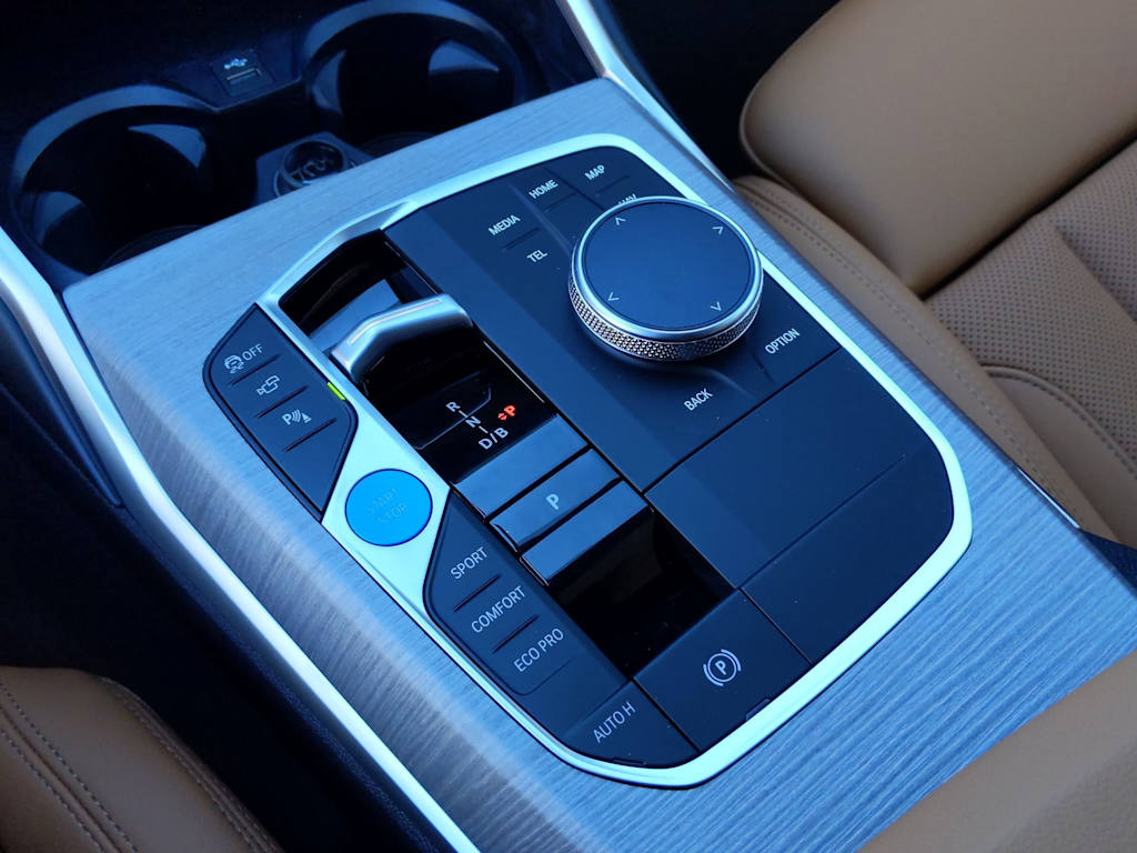 Thumbnail: 2025 BMW i4 - 15