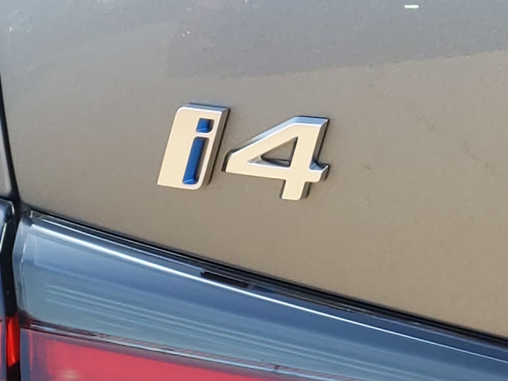 Thumbnail: 2025 BMW i4 - 25