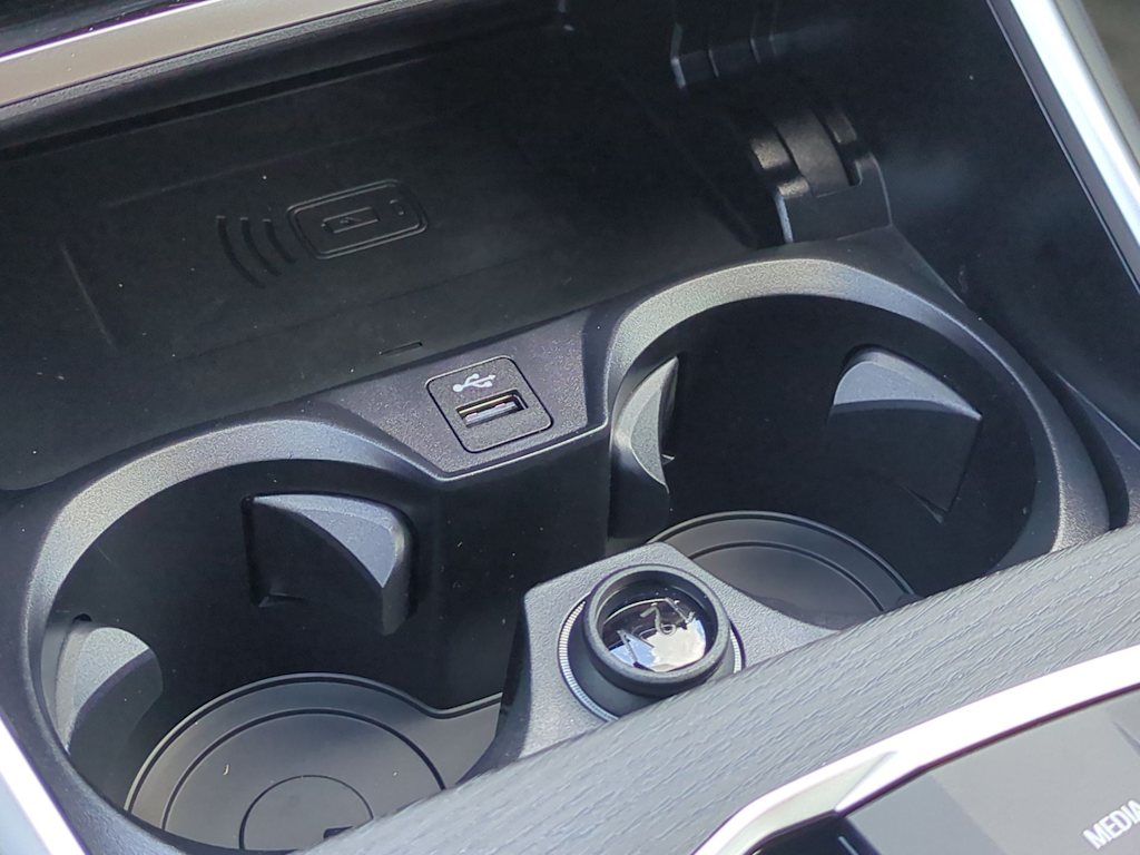 Thumbnail: 2025 BMW i4 - 36