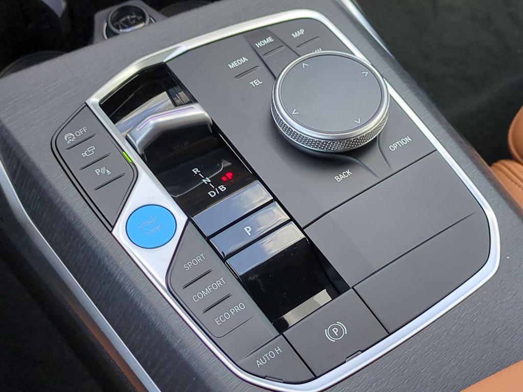 Thumbnail: 2025 BMW i4 - 15