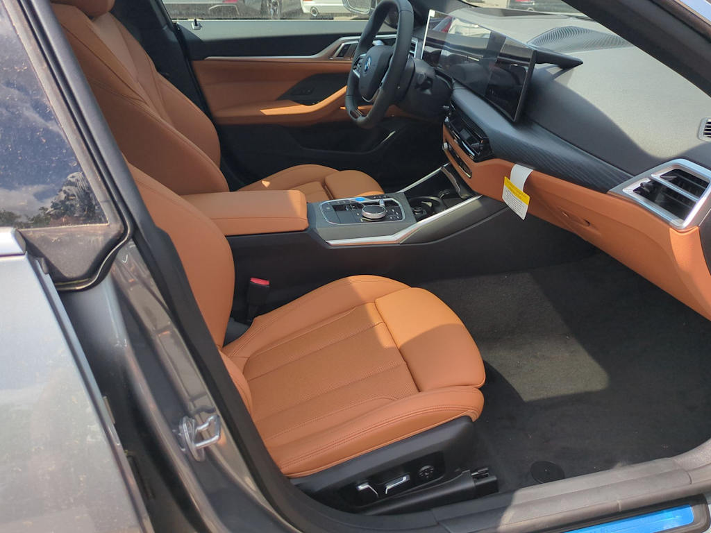 Thumbnail: 2025 BMW i4 - 11