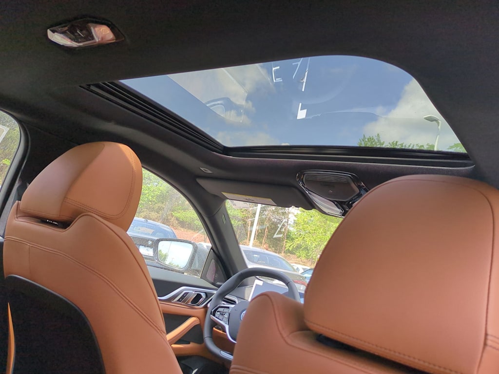 Thumbnail: 2025 BMW i4 - 28