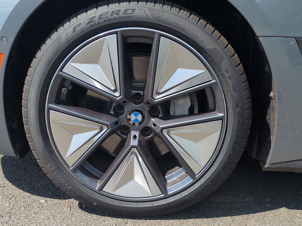 Thumbnail: 2025 BMW i4 - 8