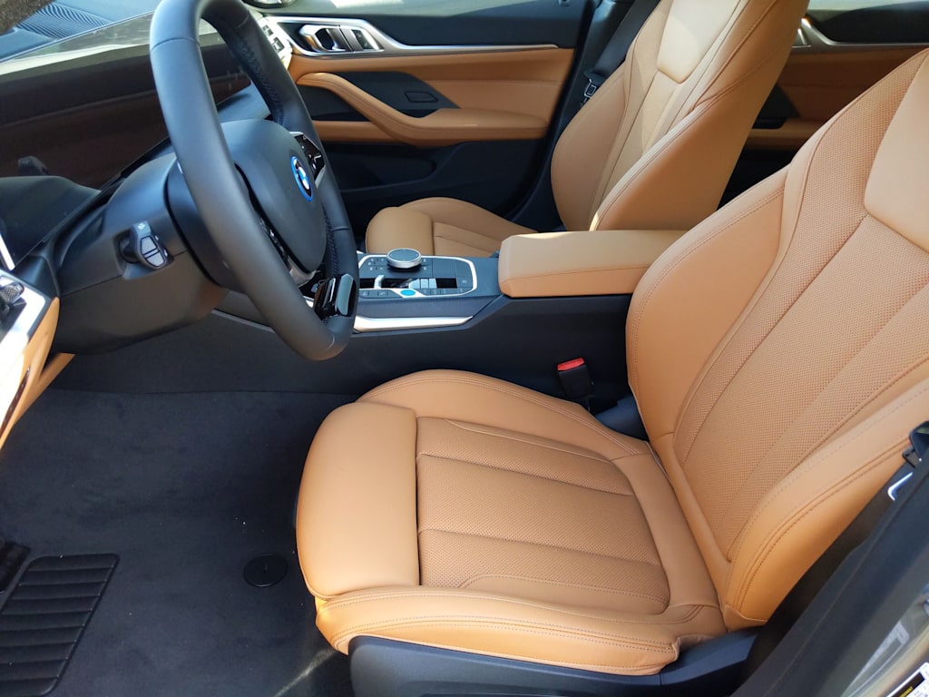 Thumbnail: 2025 BMW i4 - 10