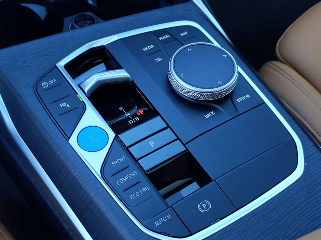 Thumbnail: 2025 BMW i4 - 15