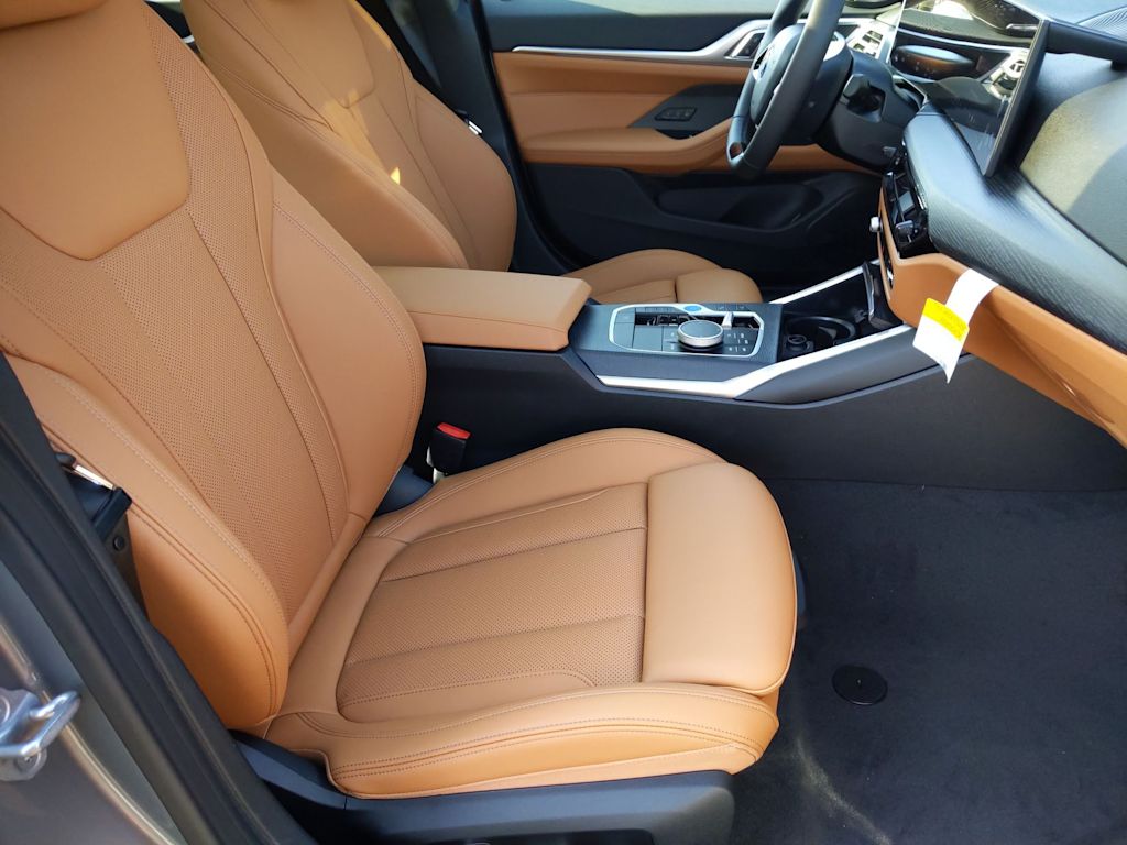 Thumbnail: 2025 BMW i4 - 11