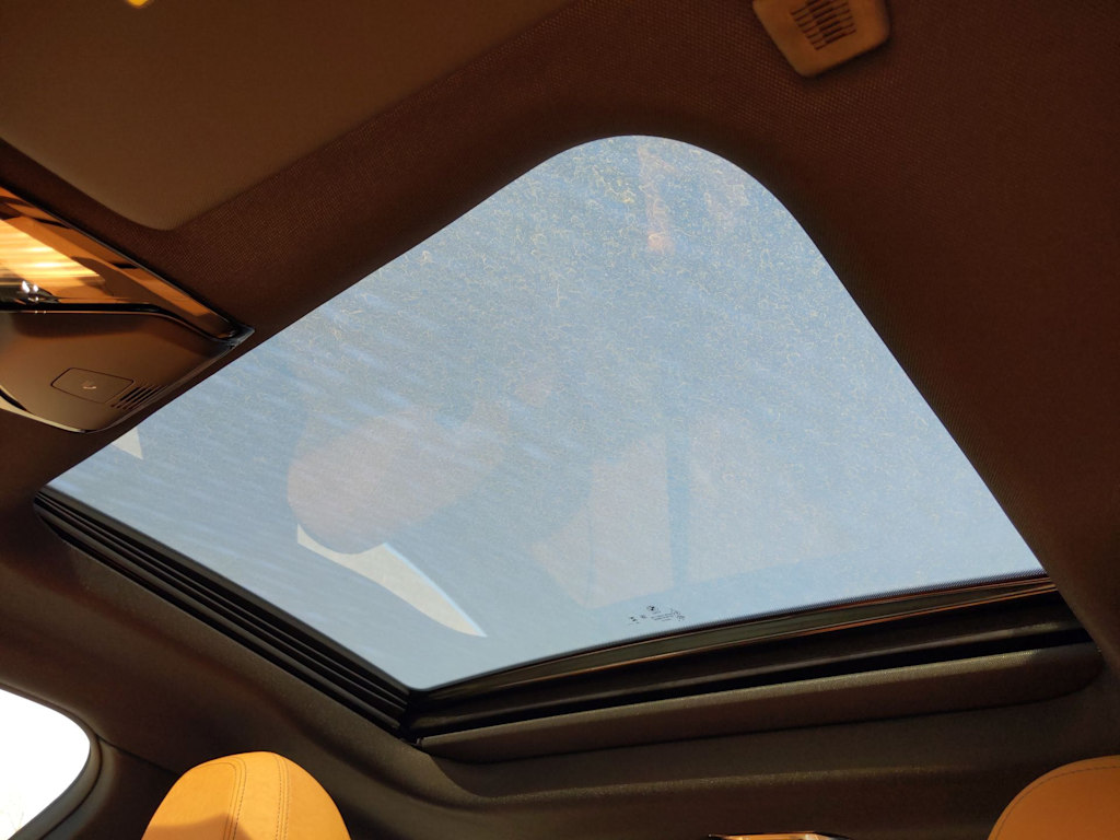 Thumbnail: 2025 BMW i4 - 27