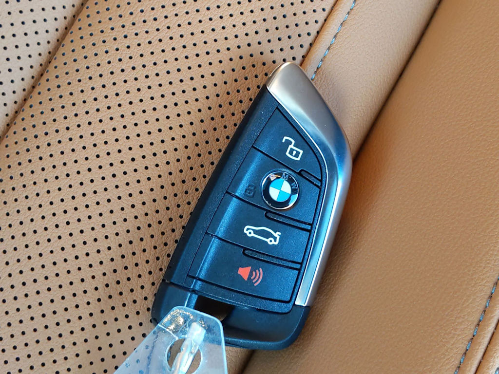 Thumbnail: 2025 BMW i4 - 18