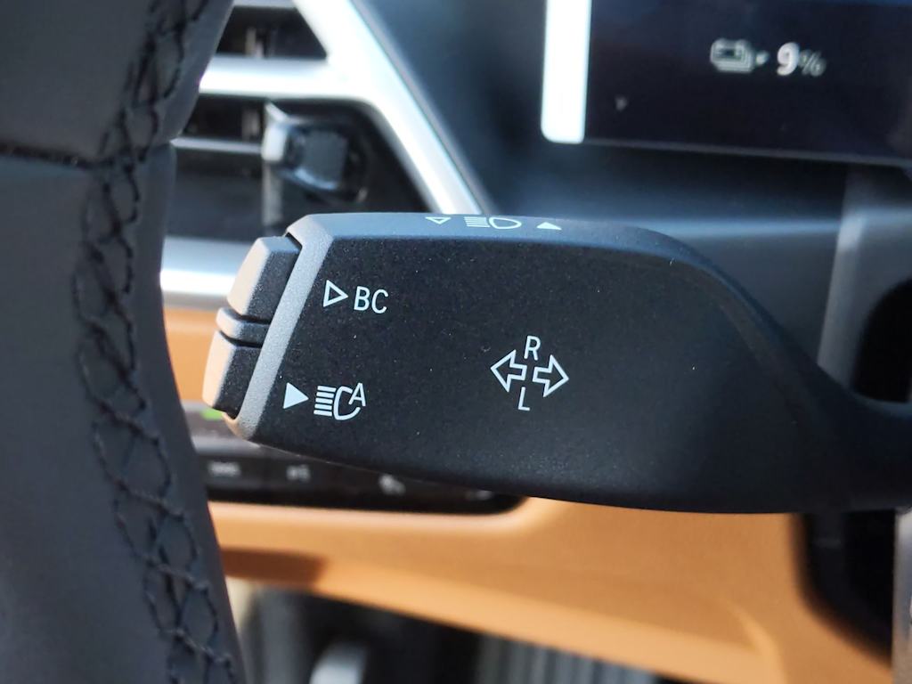 Thumbnail: 2025 BMW i4 - 34