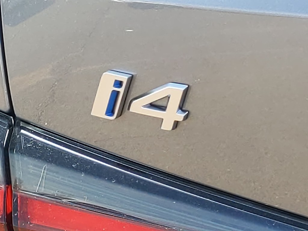 Thumbnail: 2025 BMW i4 - 25