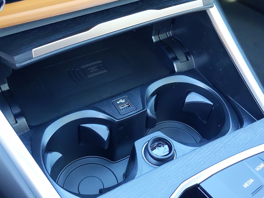 Thumbnail: 2025 BMW i4 - 38