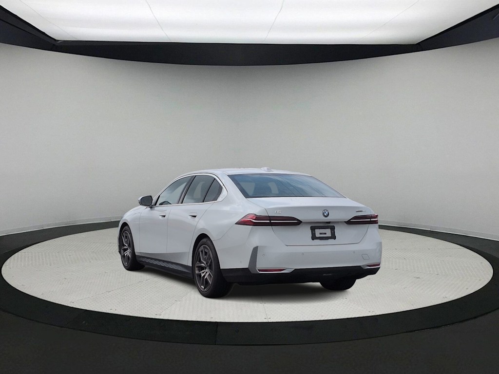 Thumbnail: 2024 BMW i5 - 6