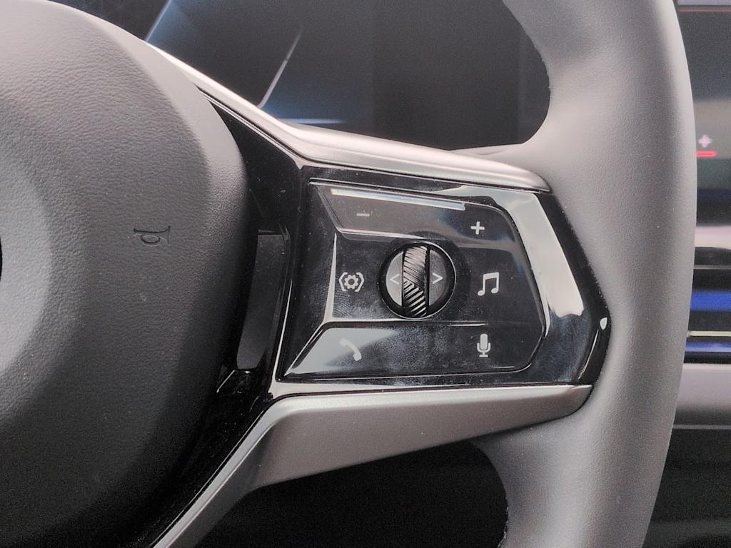 Thumbnail: 2024 BMW i5 - 32