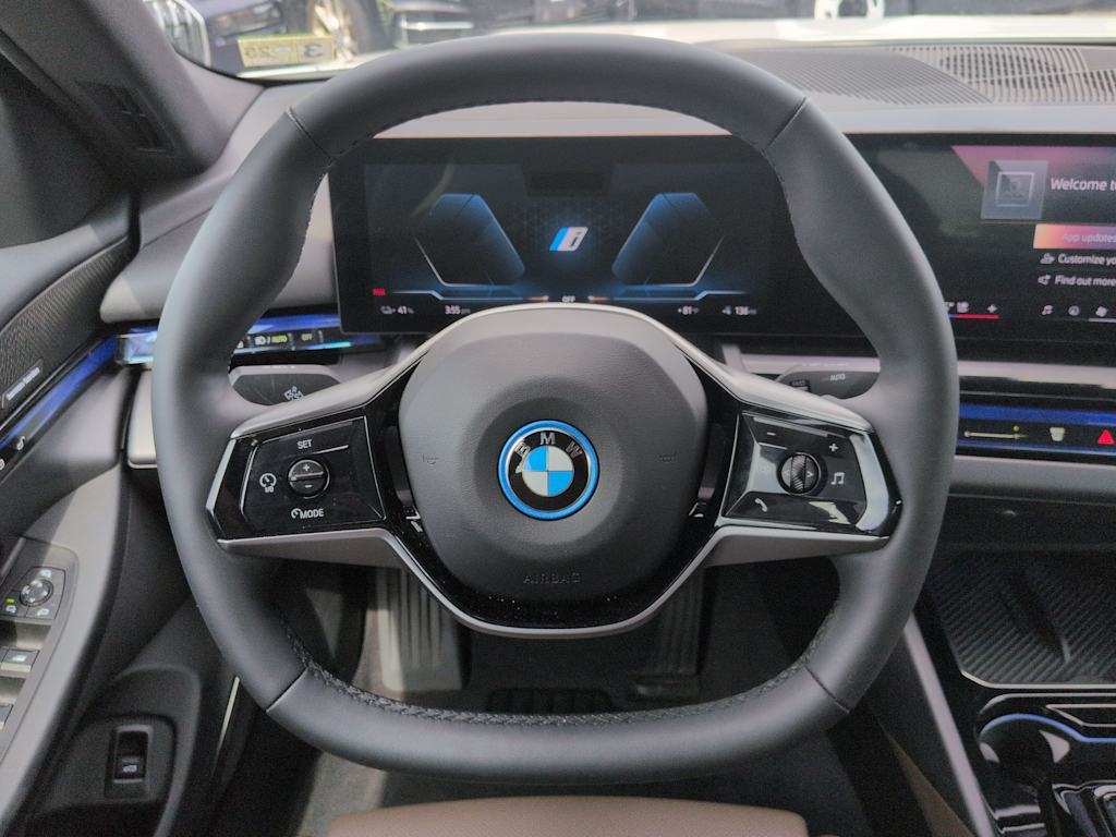 Thumbnail: 2024 BMW i5 - 13