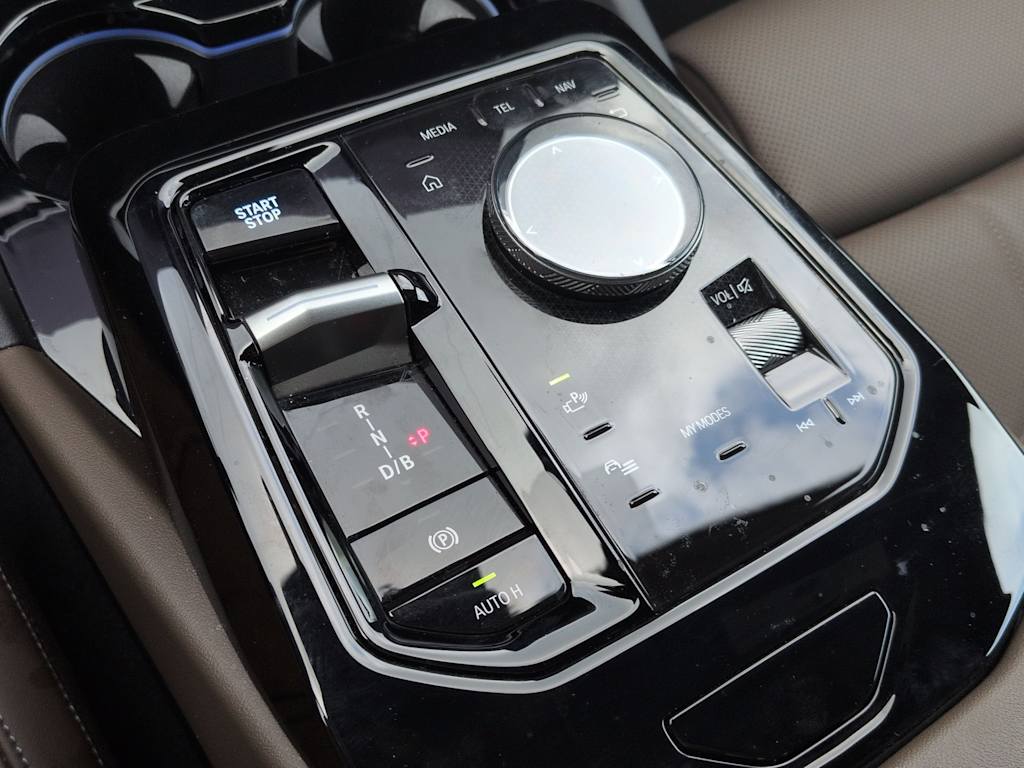 Thumbnail: 2024 BMW i5 - 37