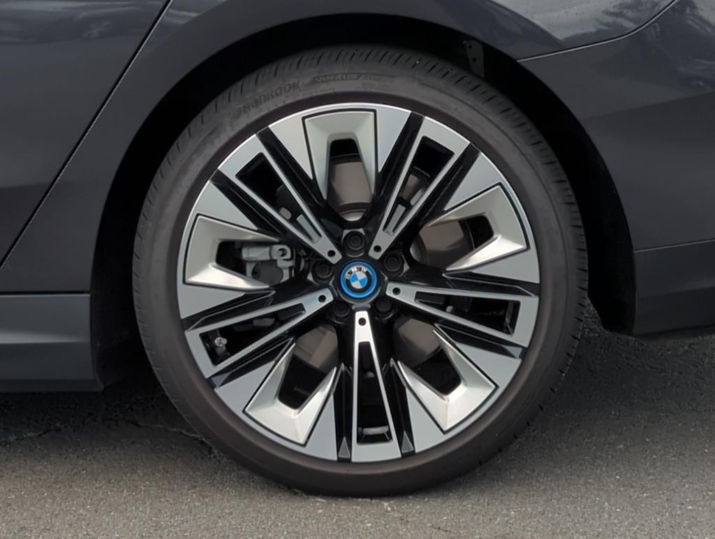 Thumbnail: 2024 BMW i5 - 7