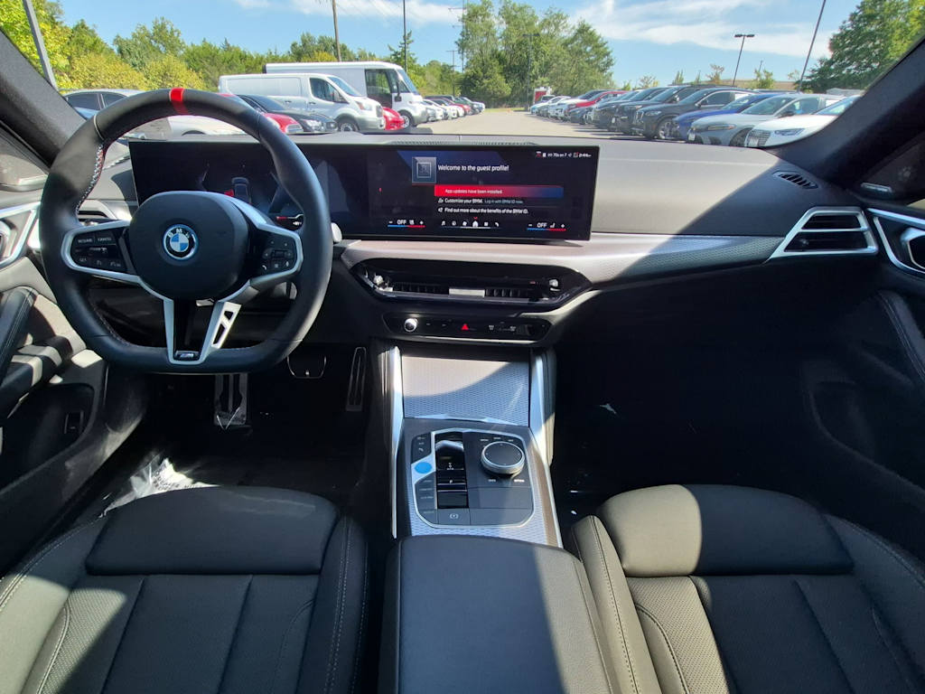 Thumbnail: 2025 BMW i4 - 9