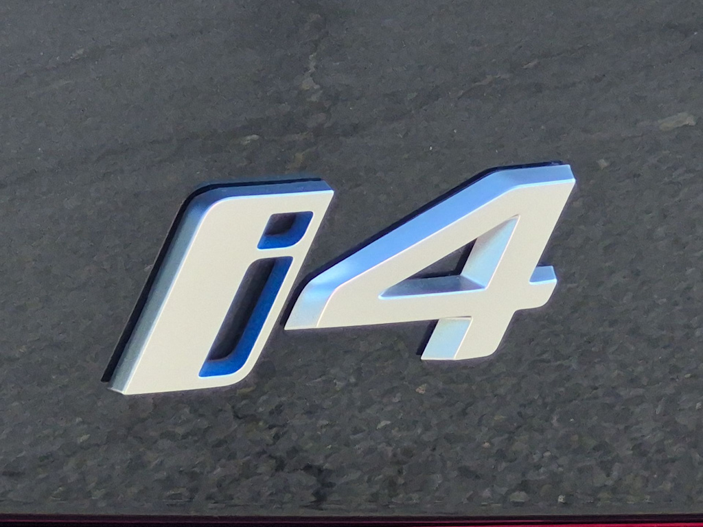 Thumbnail: 2025 BMW i4 - 17