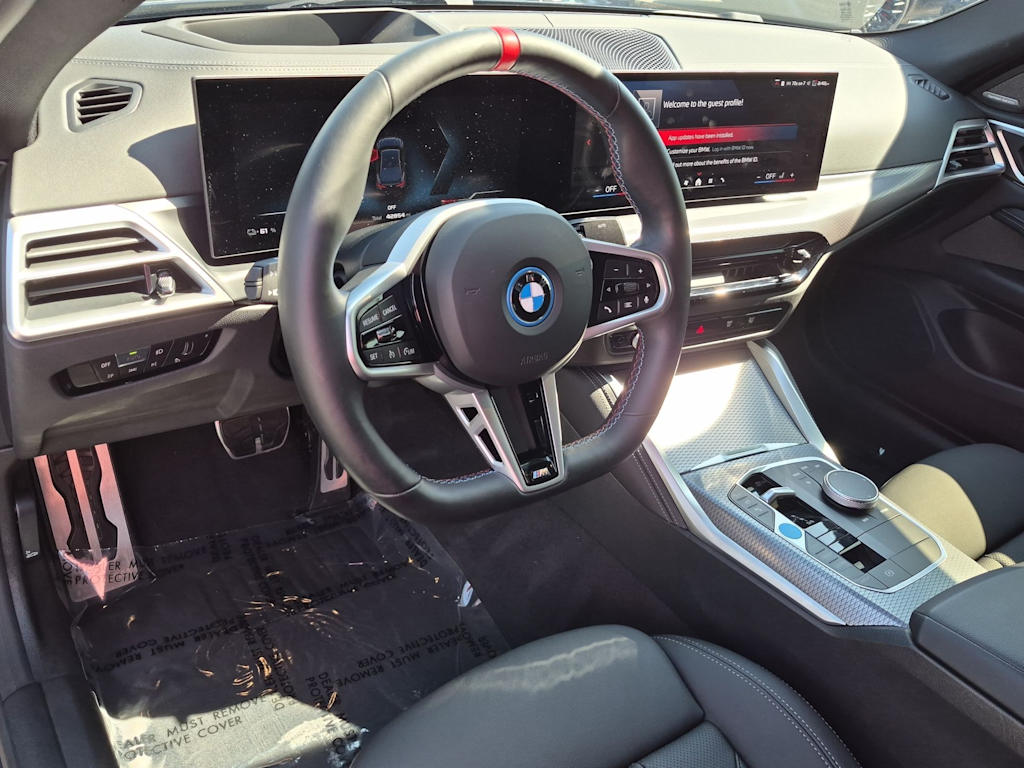 Thumbnail: 2025 BMW i4 - 2