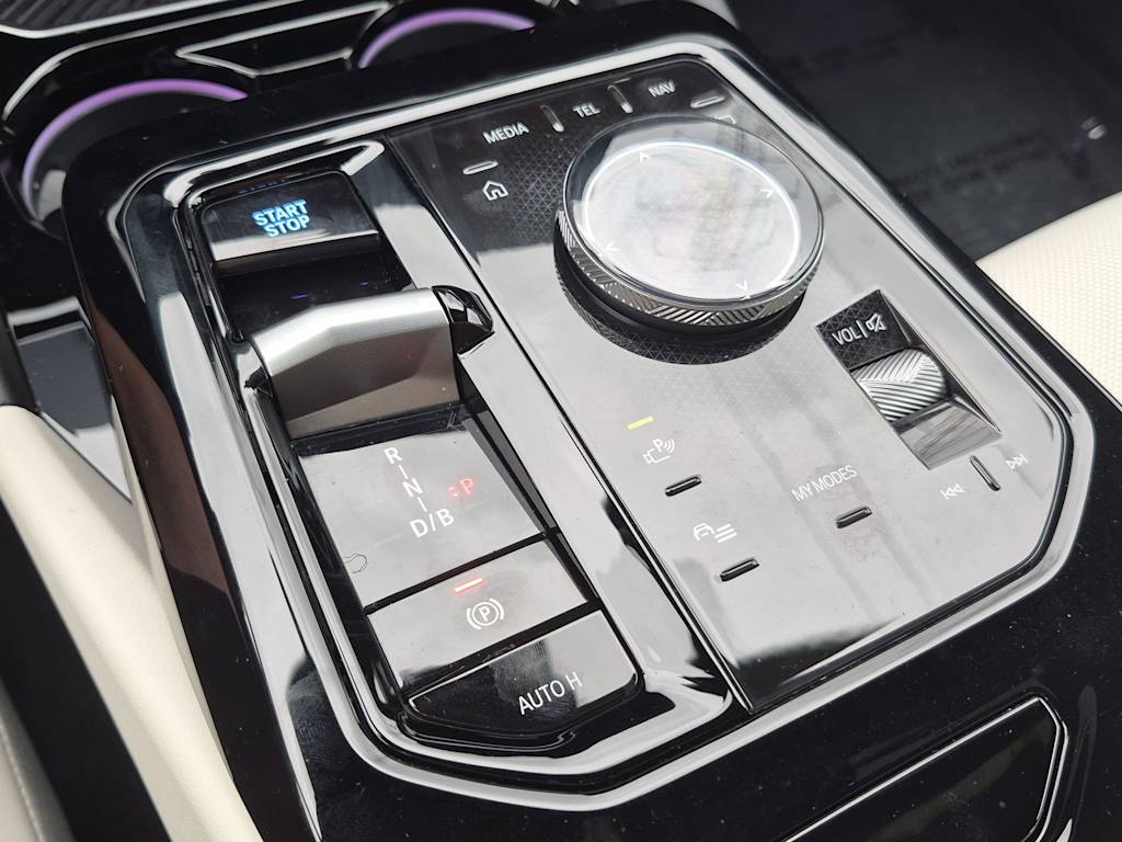 Thumbnail: 2026 BMW i5 - 16