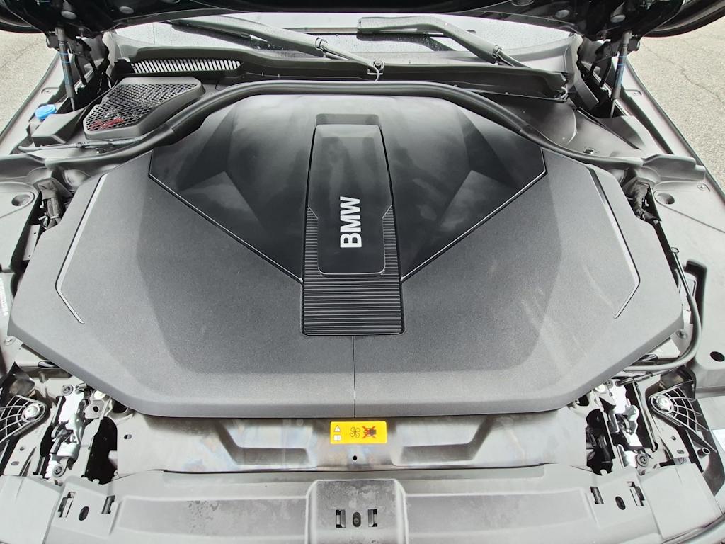 Thumbnail: 2026 BMW i5 - 9