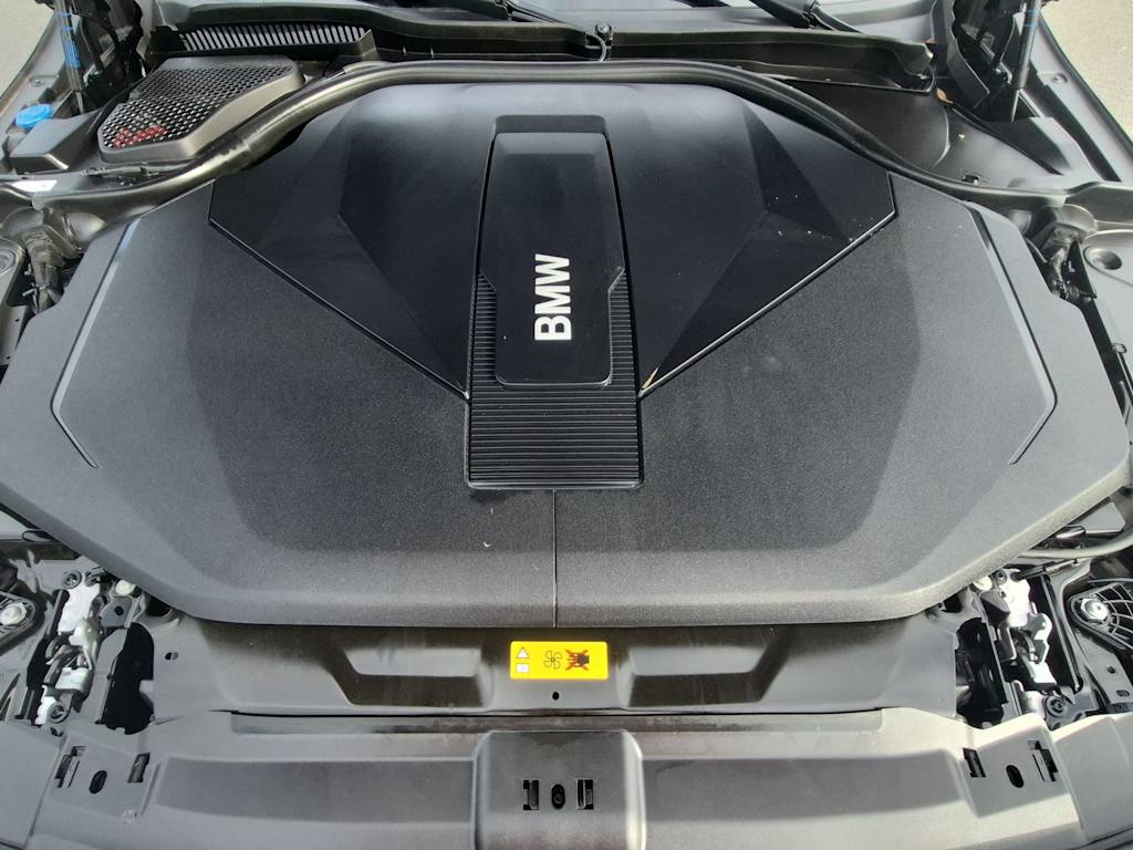 Thumbnail: 2026 BMW i5 - 9