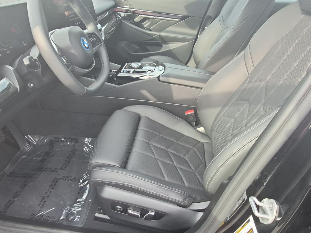 Thumbnail: 2026 BMW i5 - 11