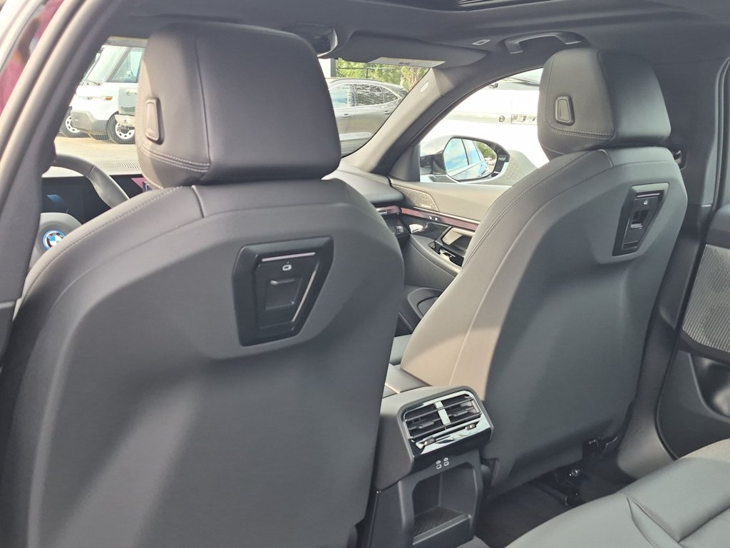 Thumbnail: 2026 BMW i5 - 13