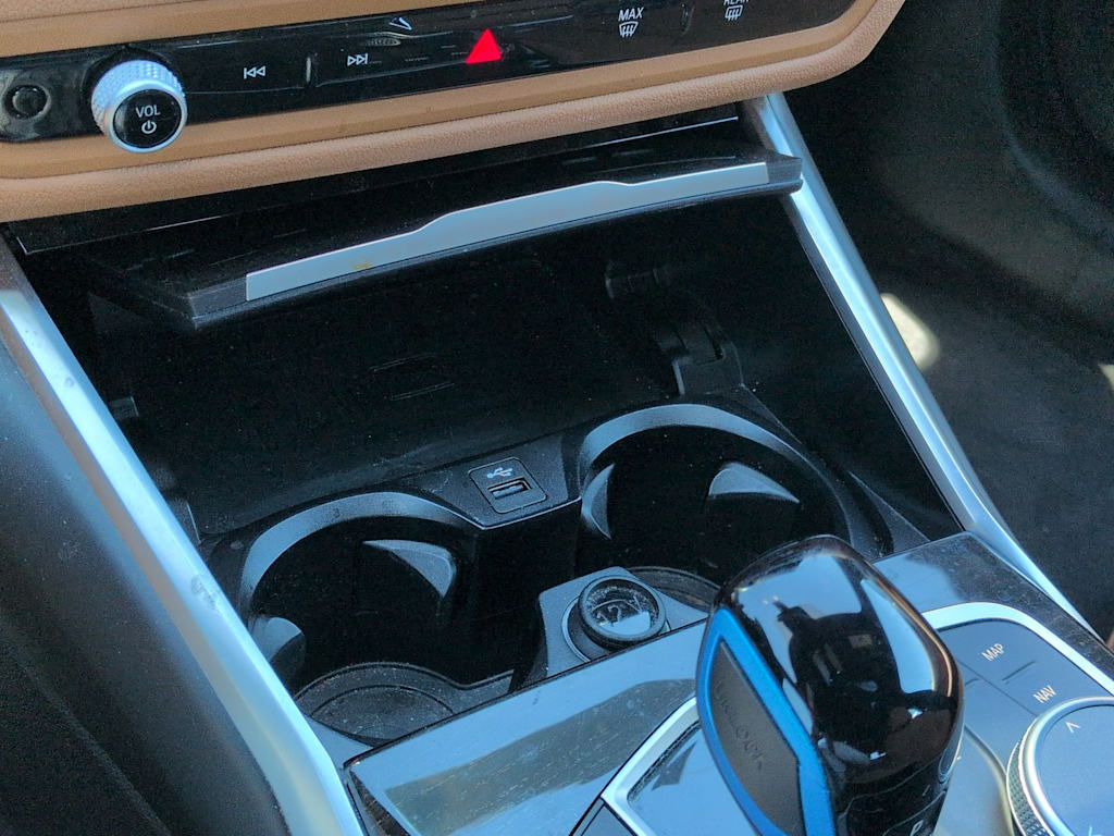 Thumbnail: 2023 BMW i4 - 17