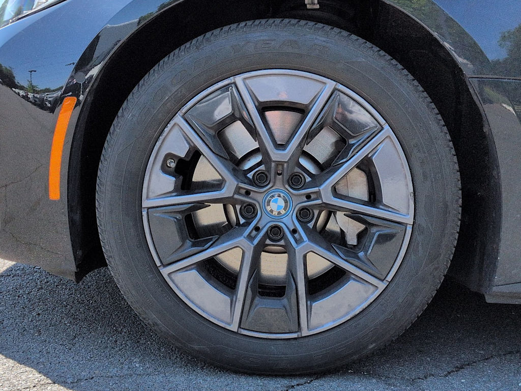 Thumbnail: 2023 BMW i4 - 8
