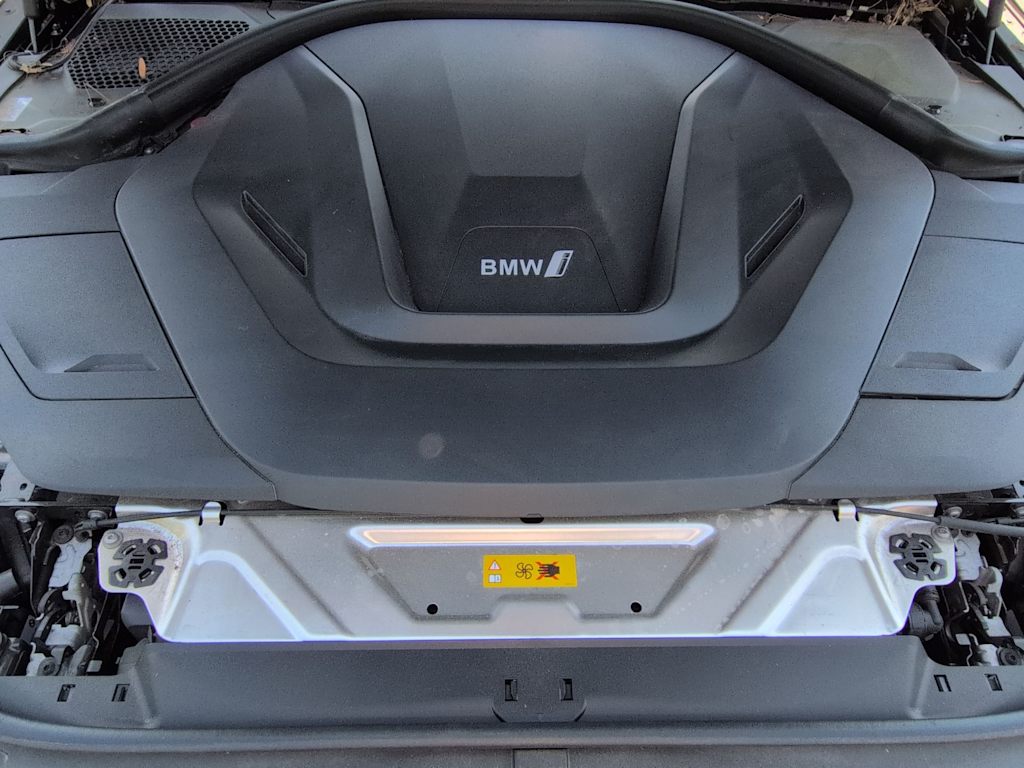 Thumbnail: 2023 BMW i4 - 9