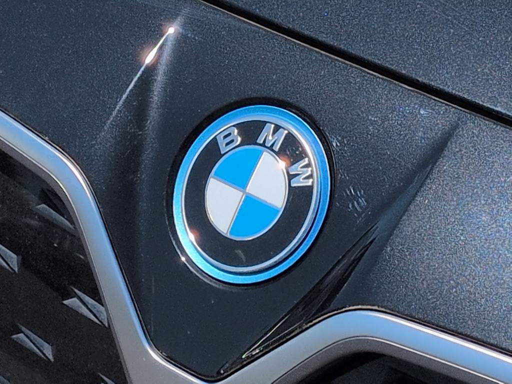 Thumbnail: 2023 BMW i4 - 25