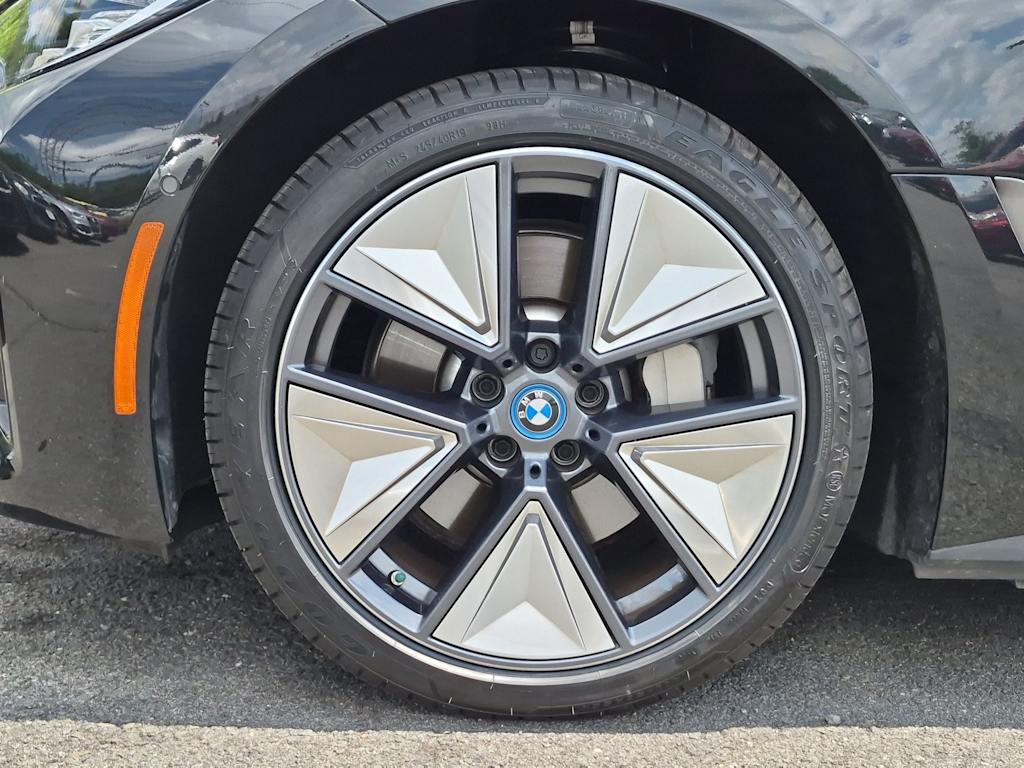 Thumbnail: 2024 BMW i4 - 8