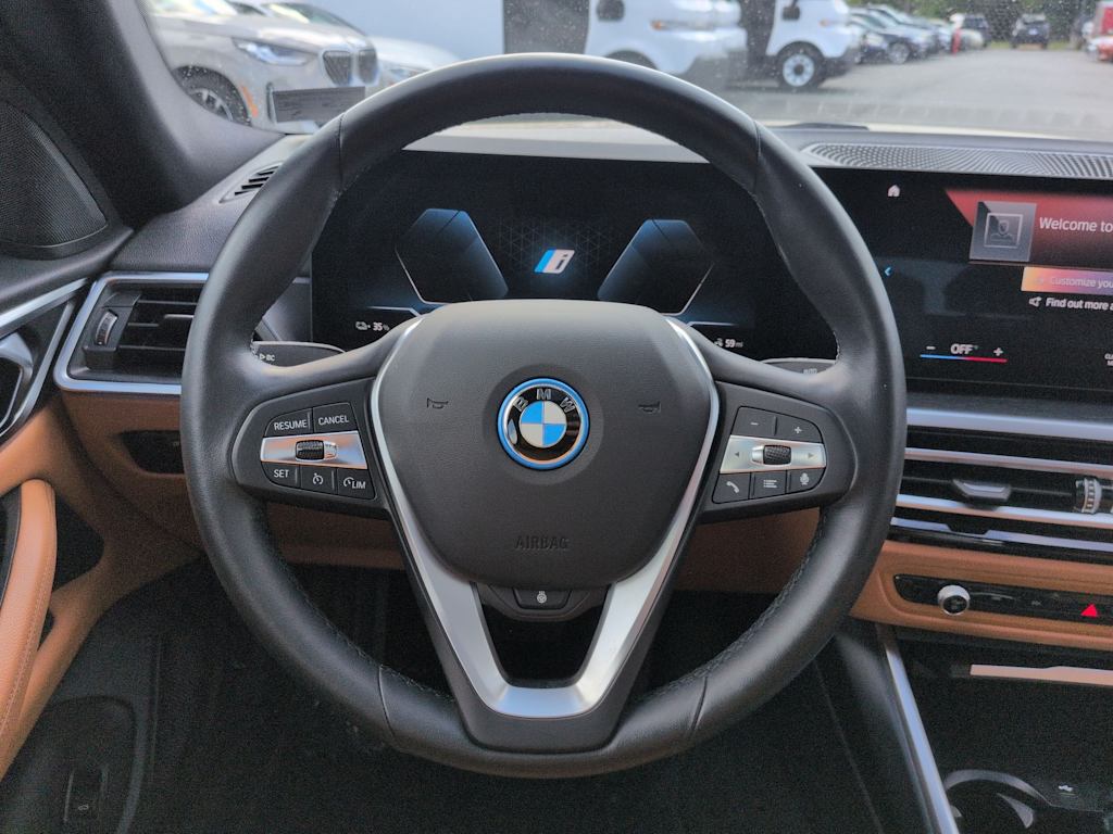 Thumbnail: 2023 BMW i4 - 14