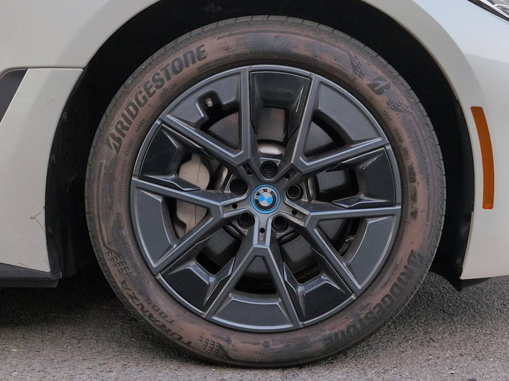 Thumbnail: 2023 BMW i4 - 8