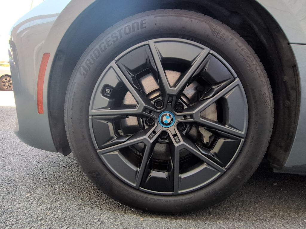 Thumbnail: 2023 BMW i4 - 8