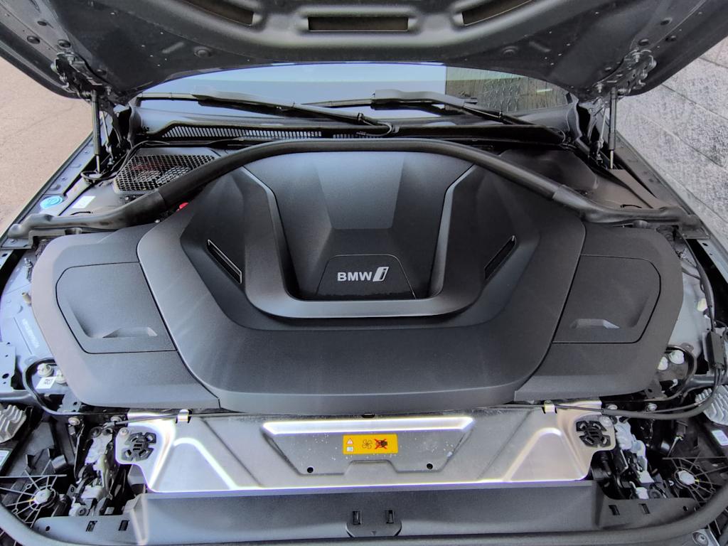 Thumbnail: 2023 BMW i4 - 9