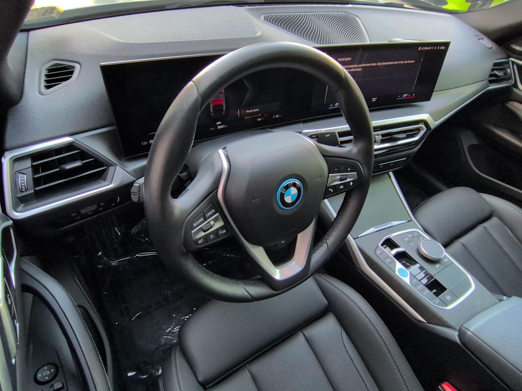 Thumbnail: 2023 BMW i4 - 2