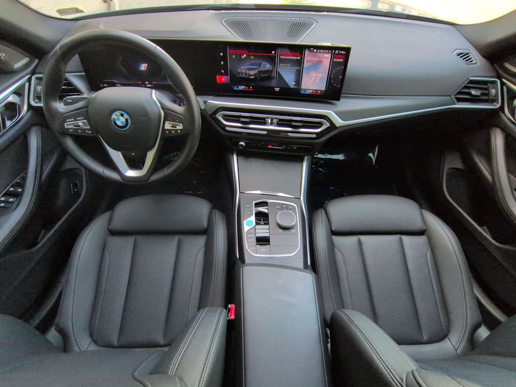 Thumbnail: 2023 BMW i4 - 10