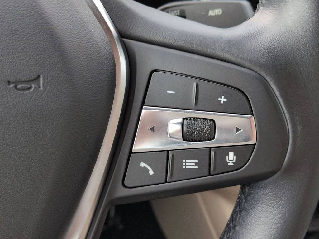 Thumbnail: 2023 BMW i4 - 33