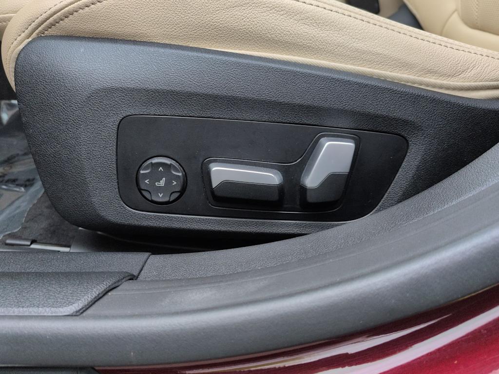 Thumbnail: 2023 BMW i4 - 27