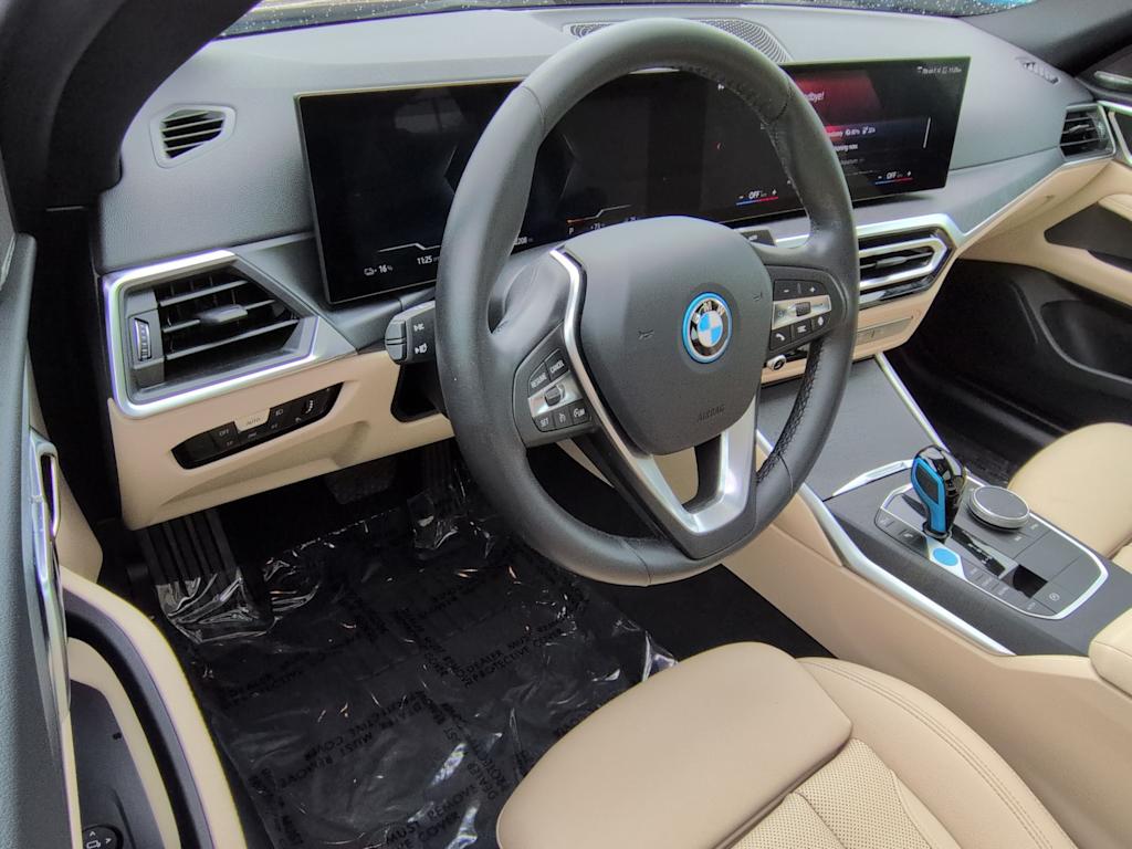 Thumbnail: 2023 BMW i4 - 2