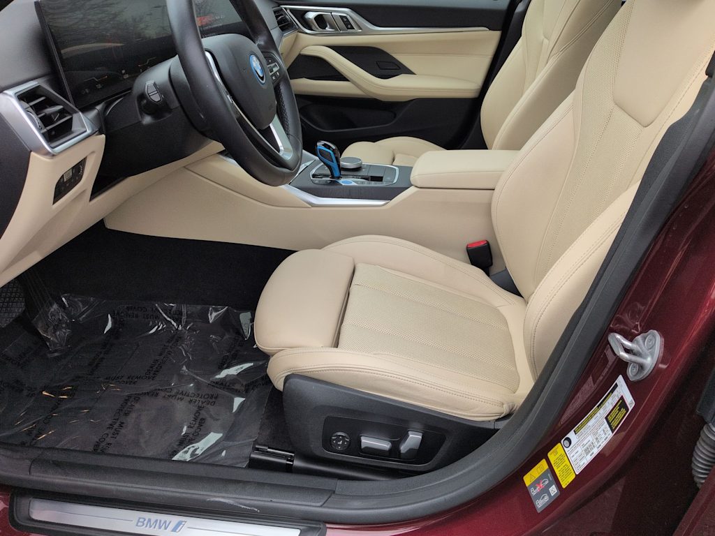 Thumbnail: 2023 BMW i4 - 11