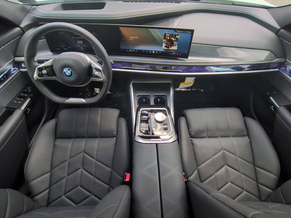 Thumbnail: 2025 BMW i7 - 10