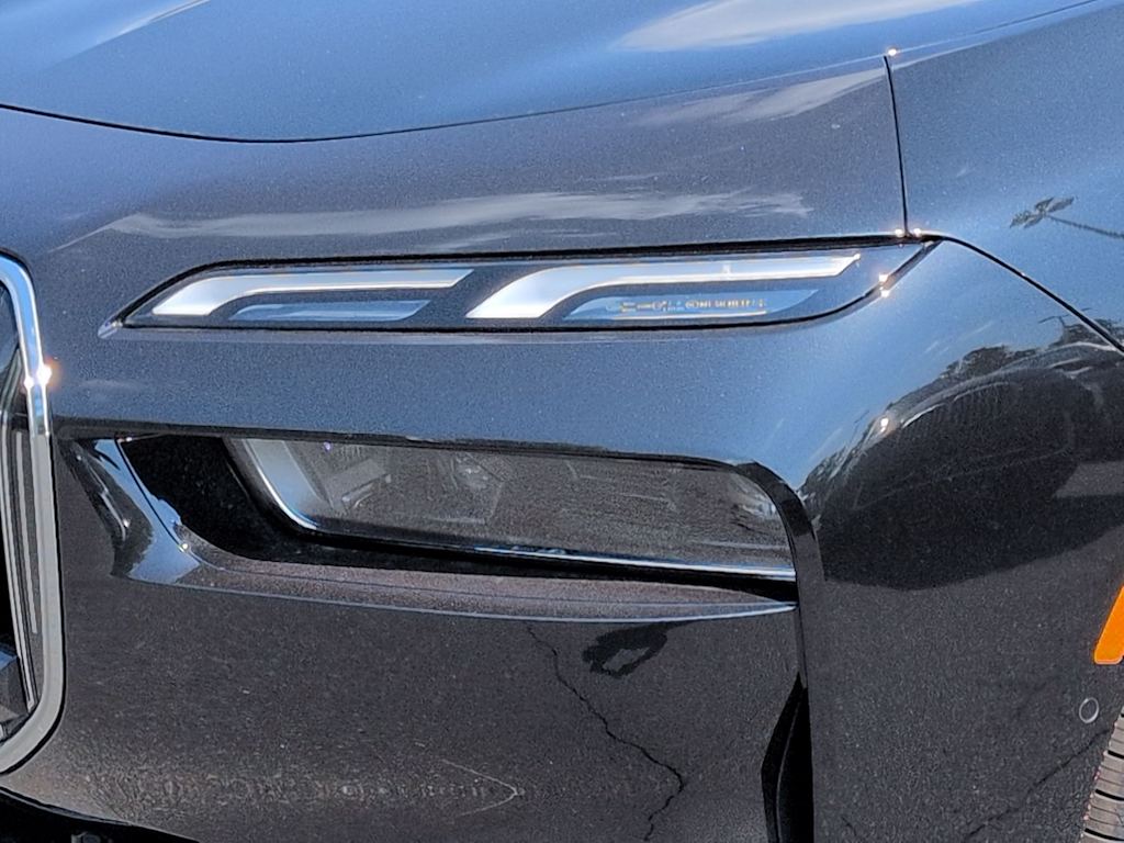 Thumbnail: 2026 BMW i7 - 24